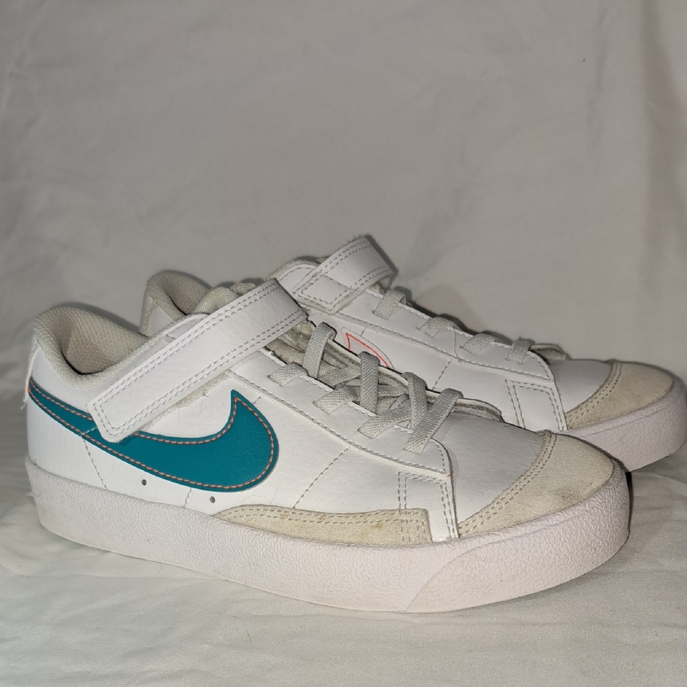 Nike White and Blue Sneakers 2Y with Velcro Da4075-122